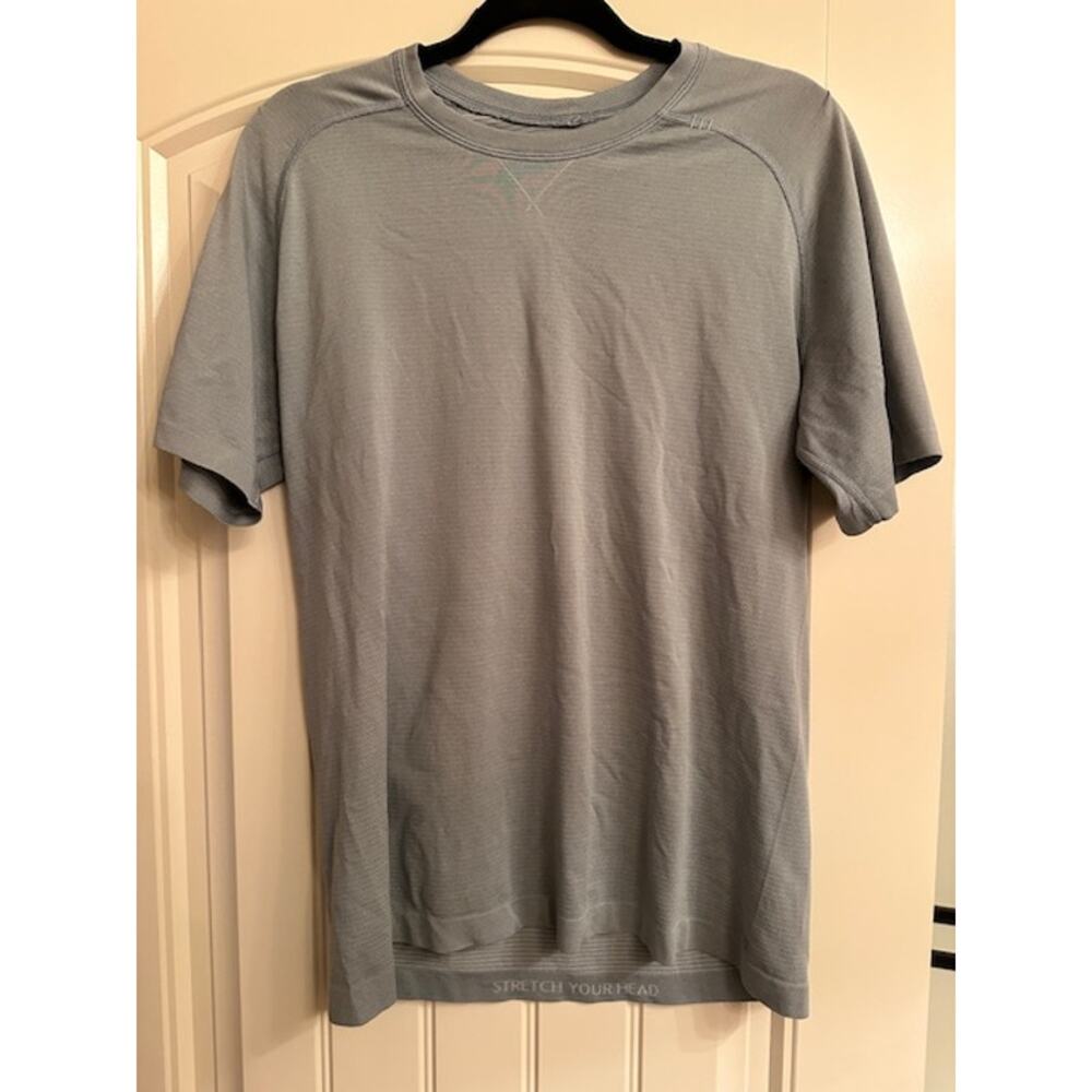 Lululemon Metal Vent Tech Shirt - Size Medium, Light Grey Blue